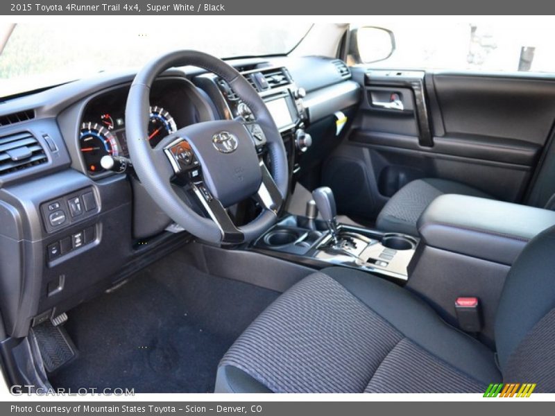 Super White / Black 2015 Toyota 4Runner Trail 4x4