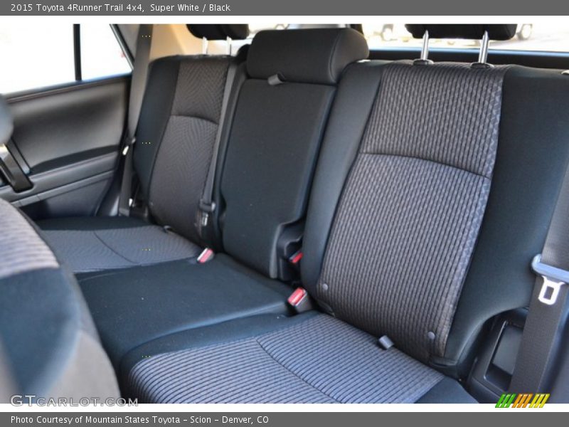 Super White / Black 2015 Toyota 4Runner Trail 4x4