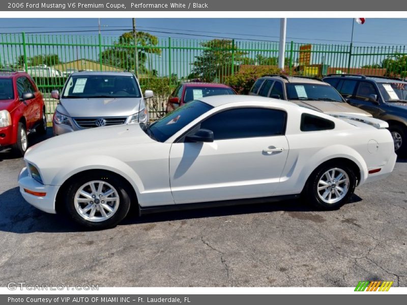 Performance White / Black 2006 Ford Mustang V6 Premium Coupe