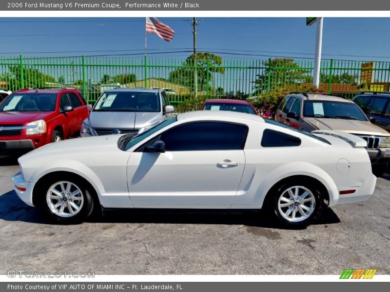 Performance White / Black 2006 Ford Mustang V6 Premium Coupe