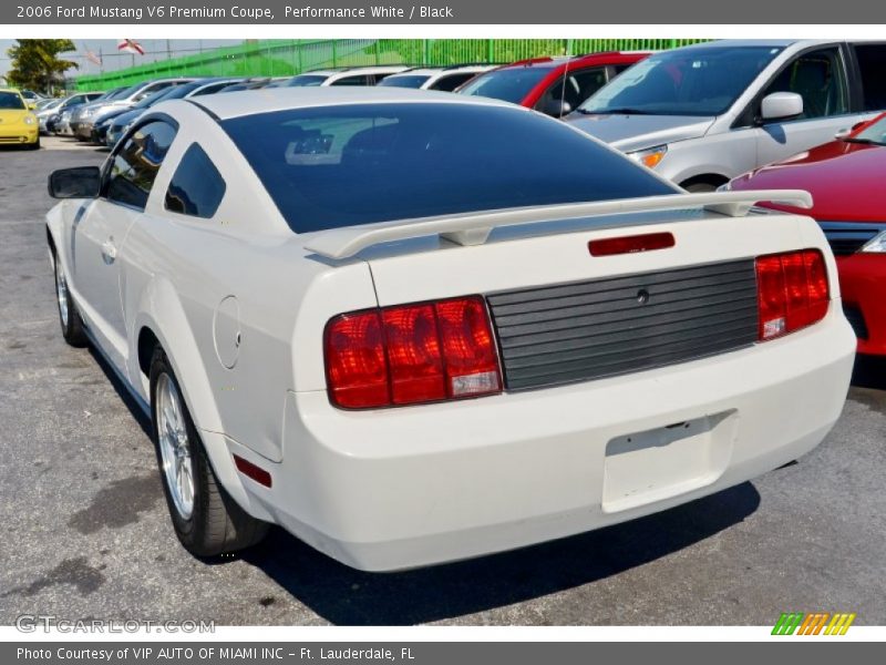 Performance White / Black 2006 Ford Mustang V6 Premium Coupe
