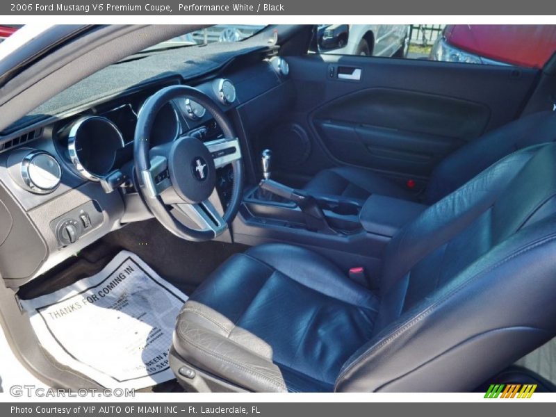 Performance White / Black 2006 Ford Mustang V6 Premium Coupe
