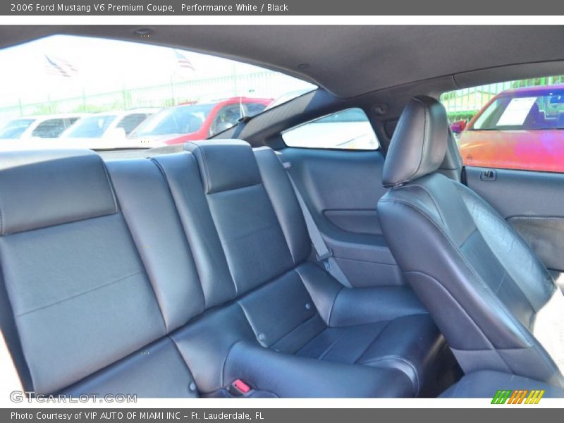 Performance White / Black 2006 Ford Mustang V6 Premium Coupe
