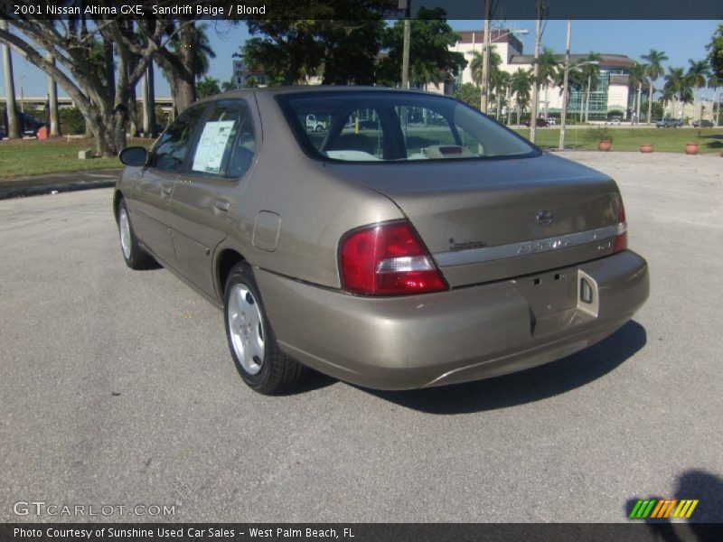 Sandrift Beige / Blond 2001 Nissan Altima GXE