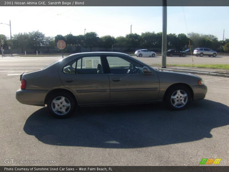 Sandrift Beige / Blond 2001 Nissan Altima GXE