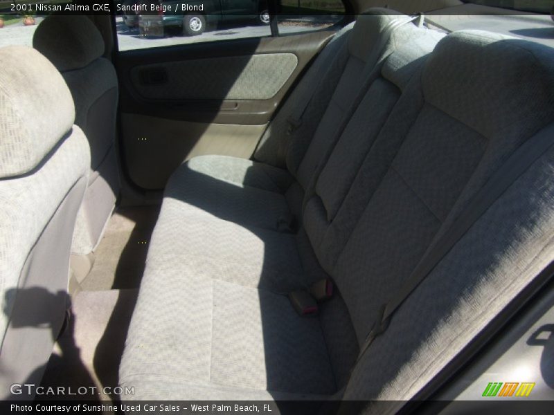 Sandrift Beige / Blond 2001 Nissan Altima GXE