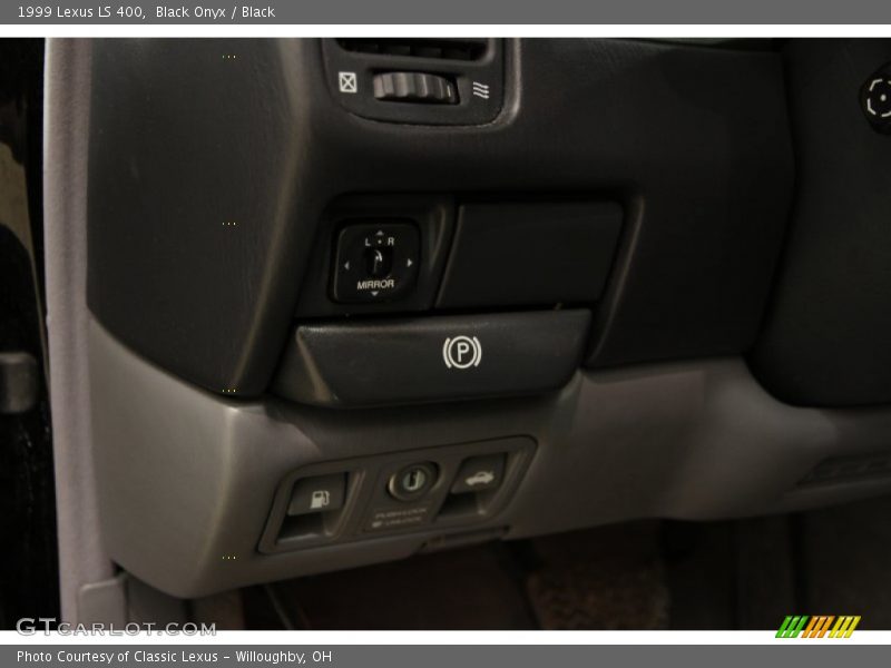 Black Onyx / Black 1999 Lexus LS 400
