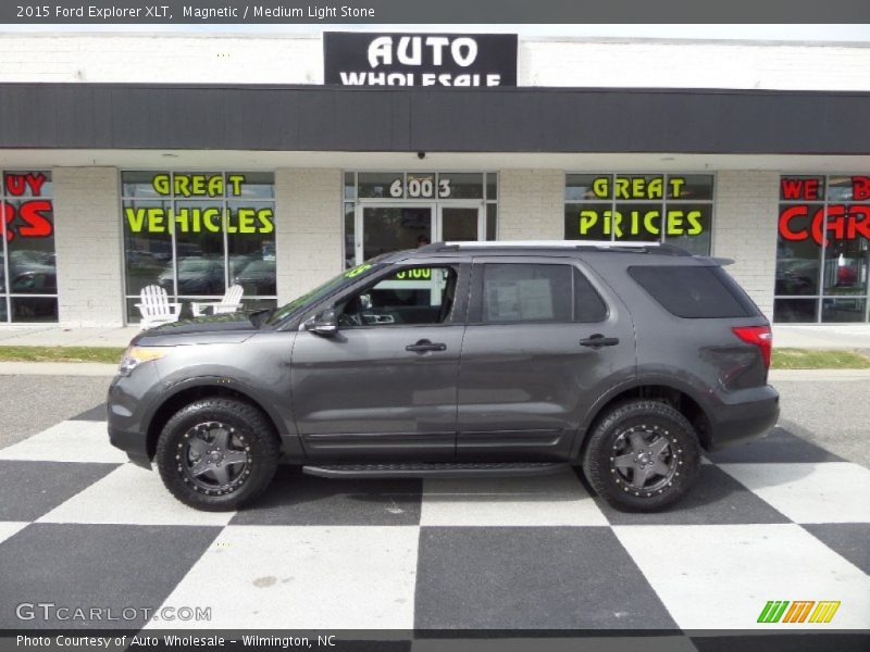 Magnetic / Medium Light Stone 2015 Ford Explorer XLT