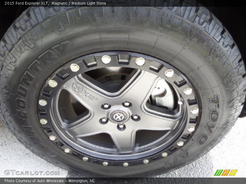 Magnetic / Medium Light Stone 2015 Ford Explorer XLT
