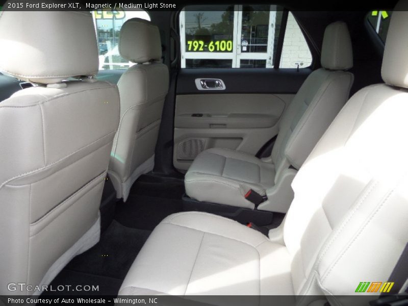 Magnetic / Medium Light Stone 2015 Ford Explorer XLT