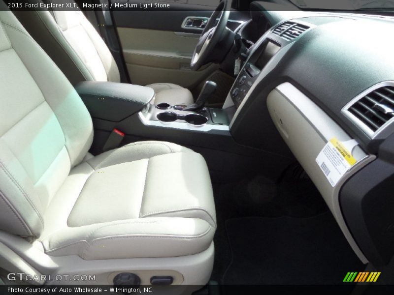 Magnetic / Medium Light Stone 2015 Ford Explorer XLT
