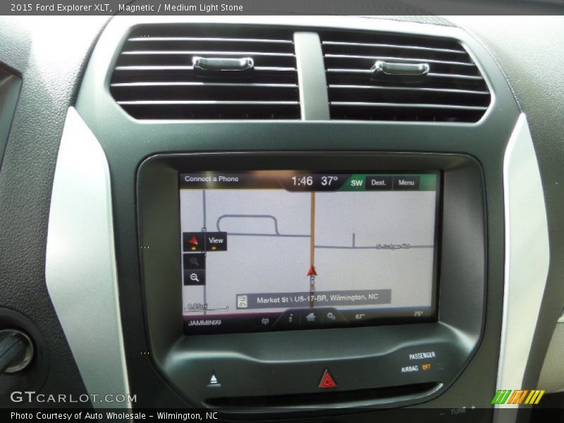 Magnetic / Medium Light Stone 2015 Ford Explorer XLT