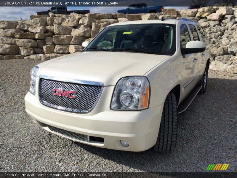 White Diamond Tricoat / Ebony 2009 GMC Yukon XL Denali AWD