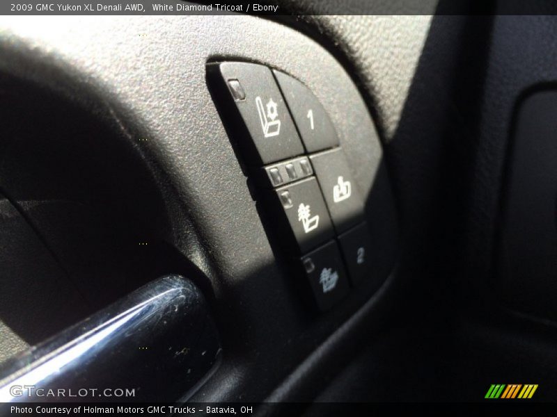 White Diamond Tricoat / Ebony 2009 GMC Yukon XL Denali AWD