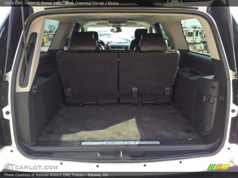 White Diamond Tricoat / Ebony 2009 GMC Yukon XL Denali AWD