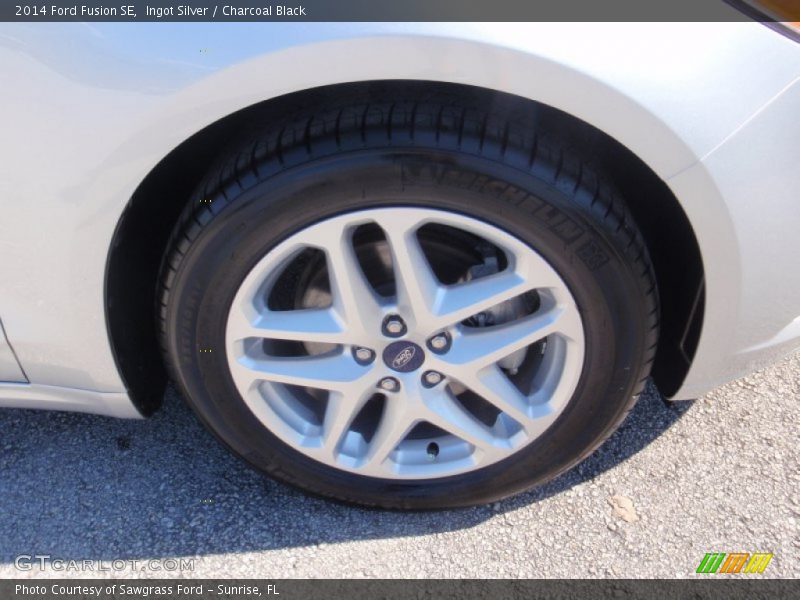 Ingot Silver / Charcoal Black 2014 Ford Fusion SE