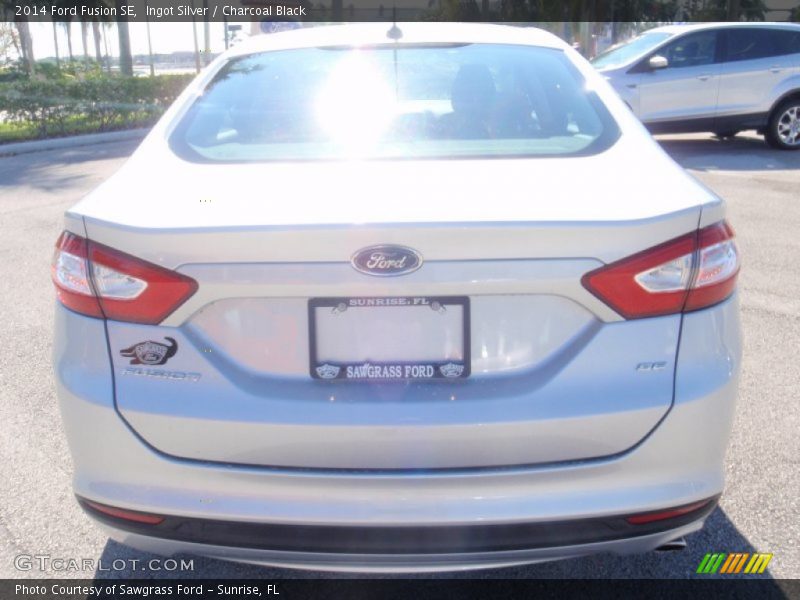 Ingot Silver / Charcoal Black 2014 Ford Fusion SE