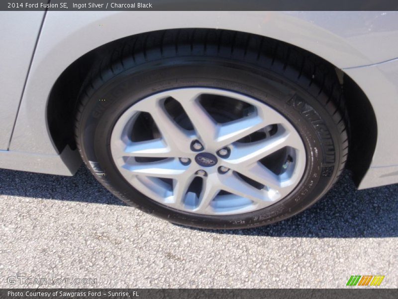 Ingot Silver / Charcoal Black 2014 Ford Fusion SE