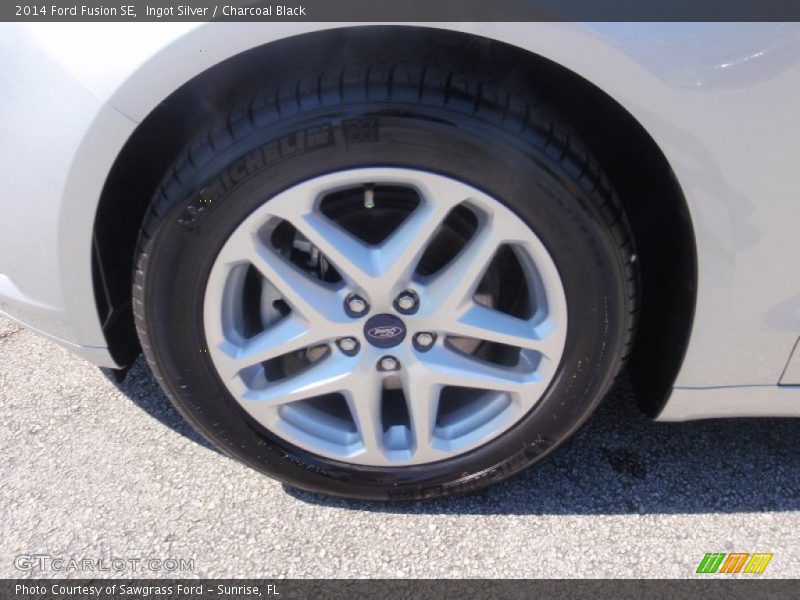 Ingot Silver / Charcoal Black 2014 Ford Fusion SE