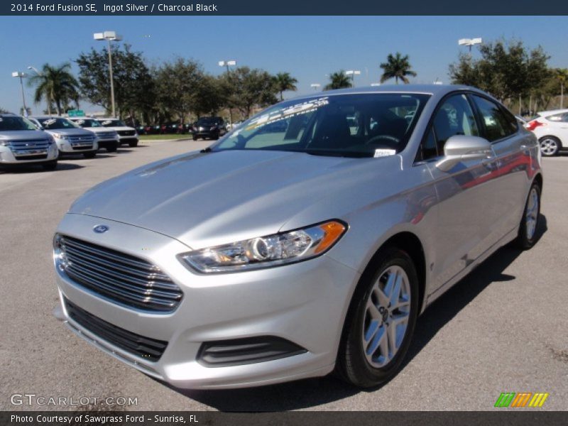 Ingot Silver / Charcoal Black 2014 Ford Fusion SE