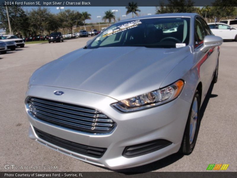 Ingot Silver / Charcoal Black 2014 Ford Fusion SE