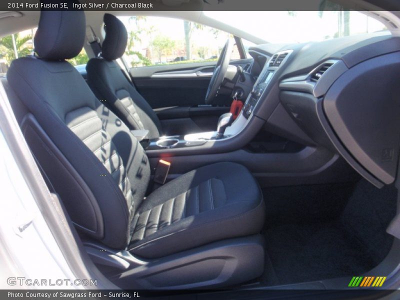 Ingot Silver / Charcoal Black 2014 Ford Fusion SE