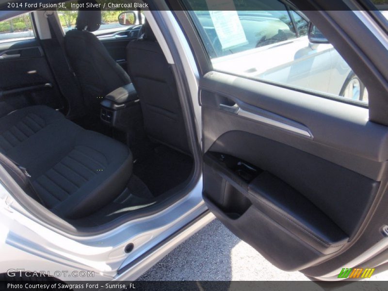 Ingot Silver / Charcoal Black 2014 Ford Fusion SE