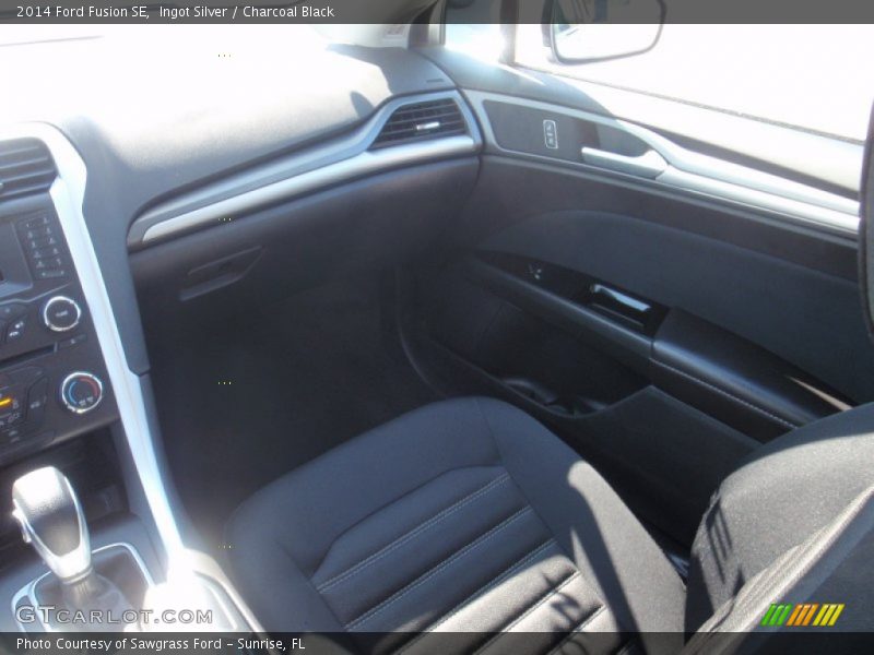 Ingot Silver / Charcoal Black 2014 Ford Fusion SE