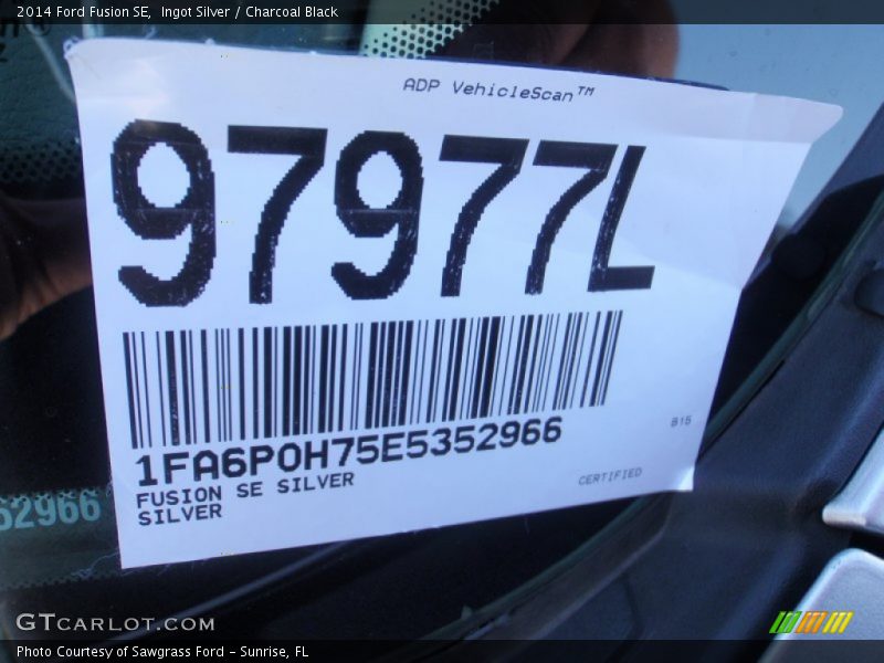Ingot Silver / Charcoal Black 2014 Ford Fusion SE