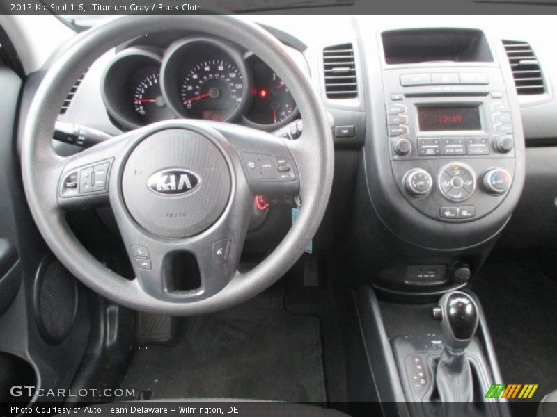 Titanium Gray / Black Cloth 2013 Kia Soul 1.6
