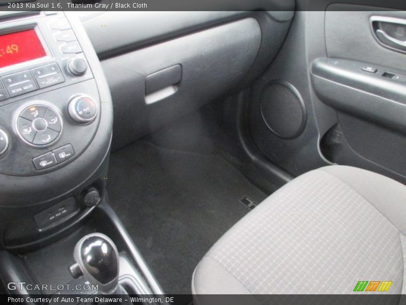 Titanium Gray / Black Cloth 2013 Kia Soul 1.6