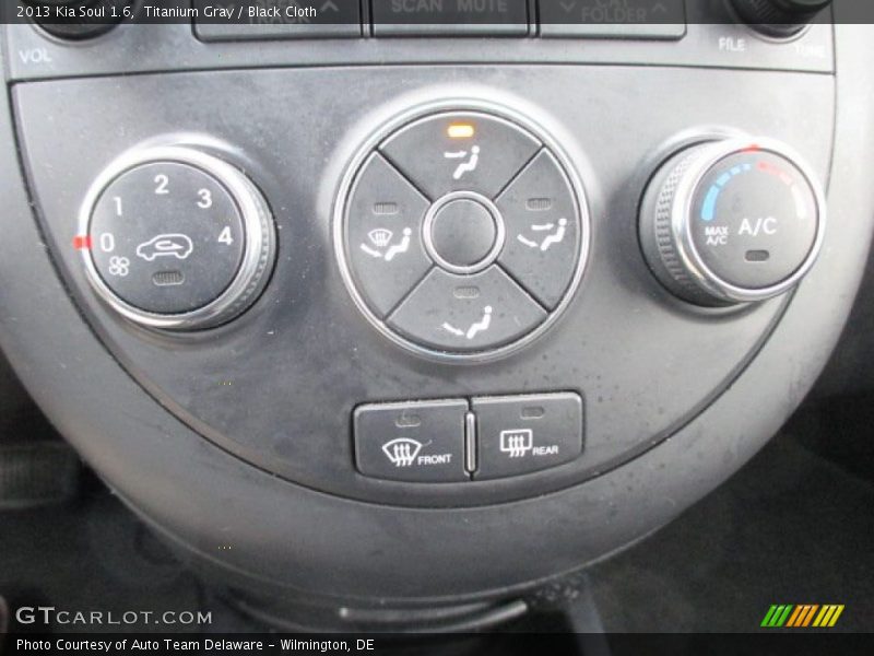 Titanium Gray / Black Cloth 2013 Kia Soul 1.6