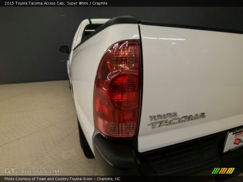 Super White / Graphite 2015 Toyota Tacoma Access Cab