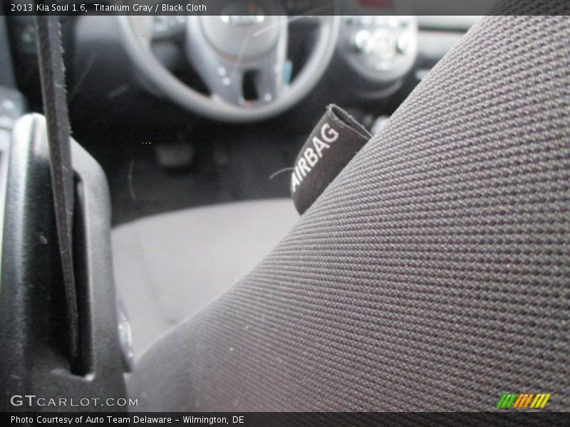 Titanium Gray / Black Cloth 2013 Kia Soul 1.6