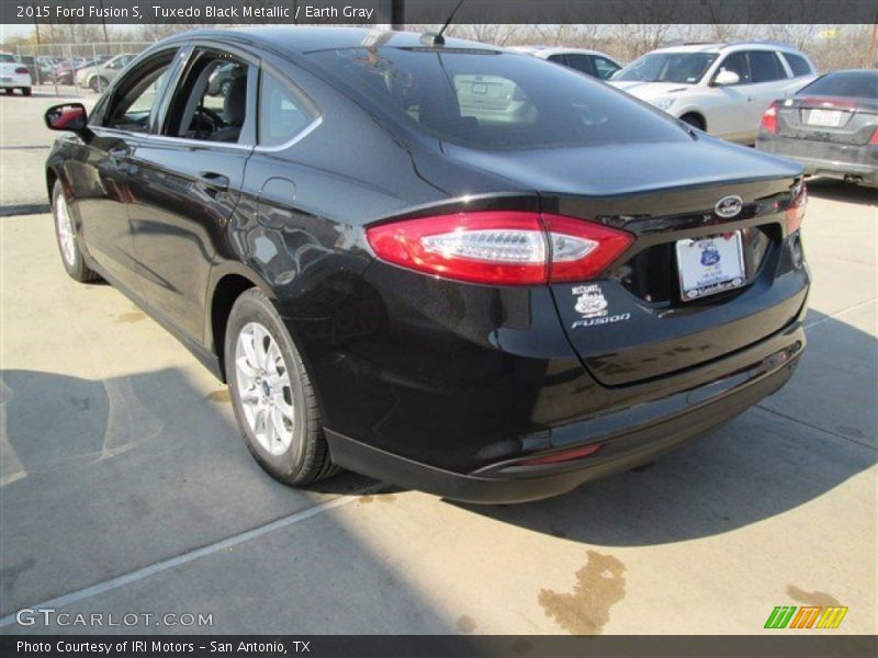 Tuxedo Black Metallic / Earth Gray 2015 Ford Fusion S