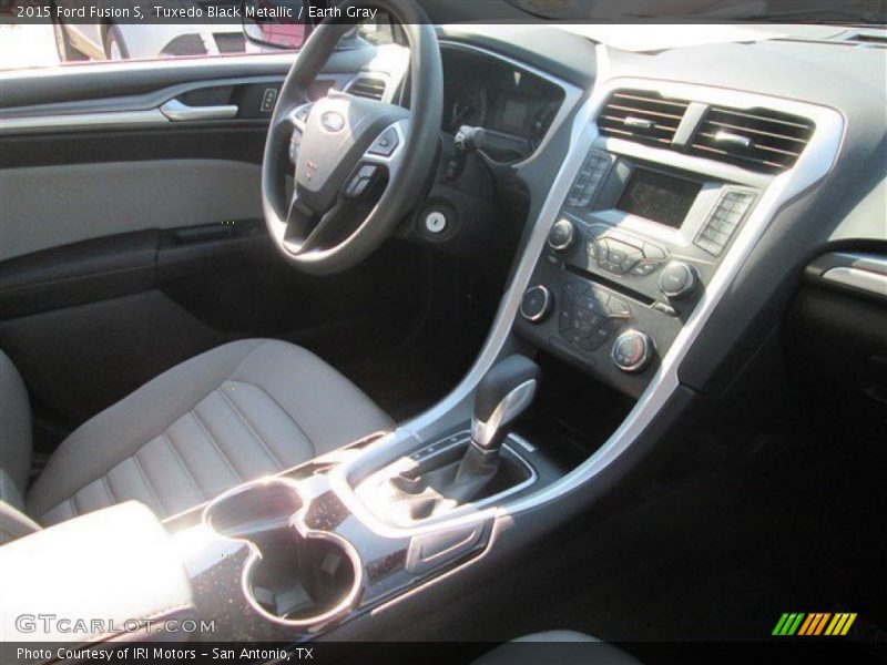 Tuxedo Black Metallic / Earth Gray 2015 Ford Fusion S