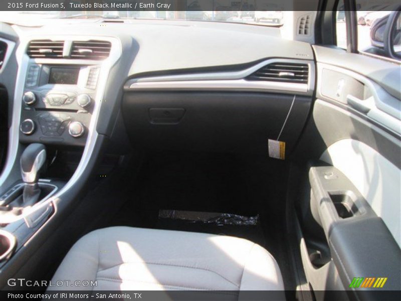 Tuxedo Black Metallic / Earth Gray 2015 Ford Fusion S