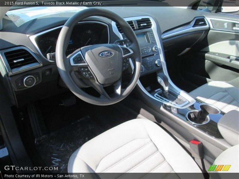 Tuxedo Black Metallic / Earth Gray 2015 Ford Fusion S
