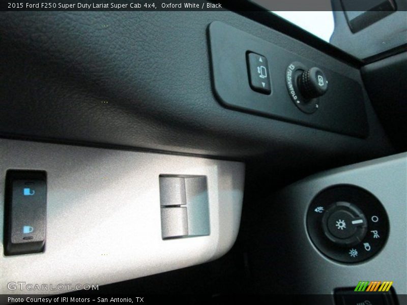 Oxford White / Black 2015 Ford F250 Super Duty Lariat Super Cab 4x4