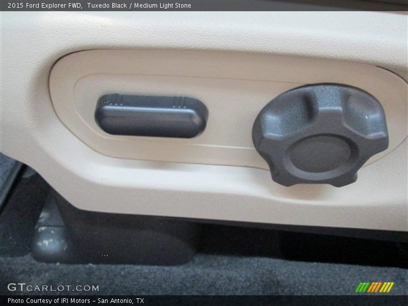 Tuxedo Black / Medium Light Stone 2015 Ford Explorer FWD