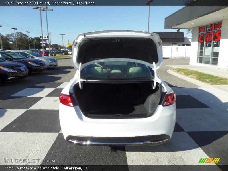 Bright White / Black/Linen 2015 Chrysler 200 Limited