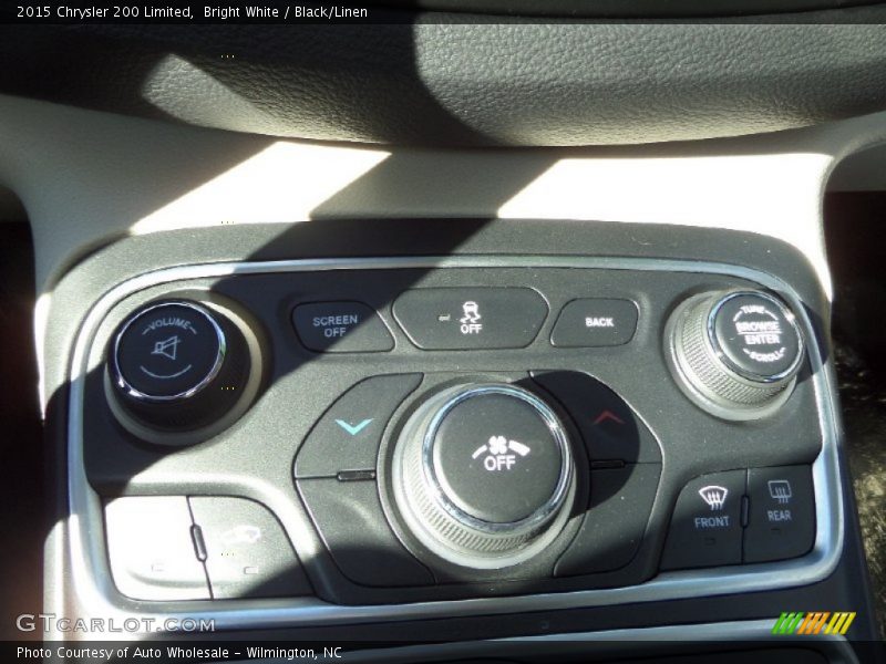 Bright White / Black/Linen 2015 Chrysler 200 Limited