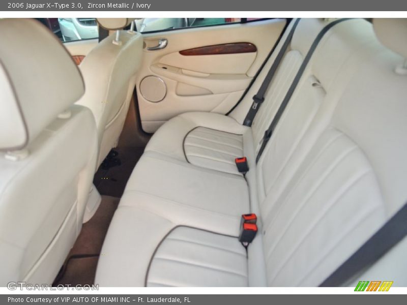 Zircon Metallic / Ivory 2006 Jaguar X-Type 3.0
