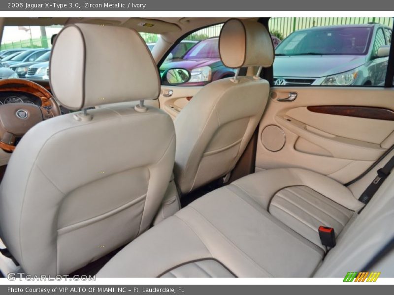 Zircon Metallic / Ivory 2006 Jaguar X-Type 3.0