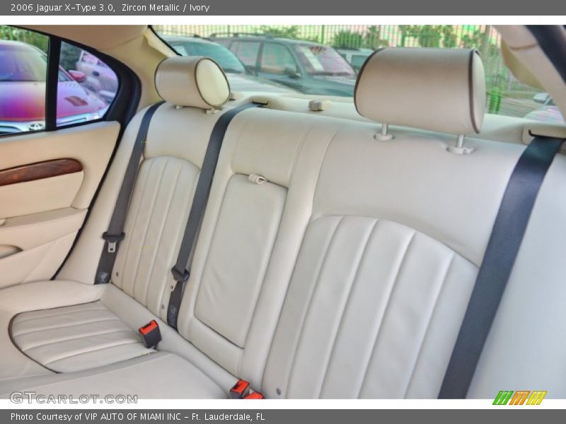 Zircon Metallic / Ivory 2006 Jaguar X-Type 3.0