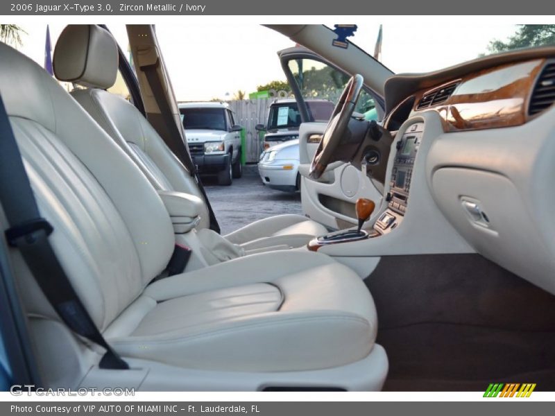Zircon Metallic / Ivory 2006 Jaguar X-Type 3.0