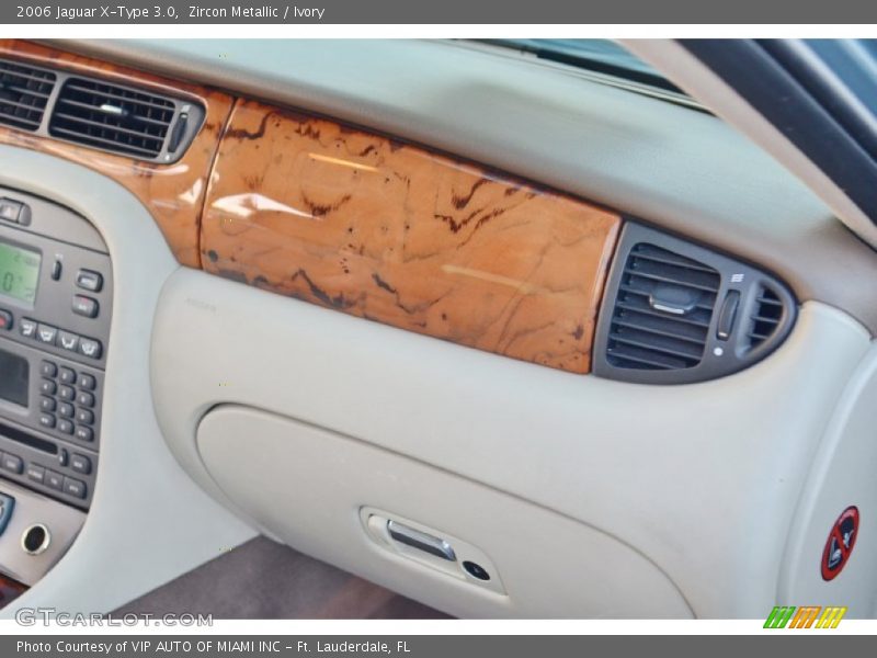 Zircon Metallic / Ivory 2006 Jaguar X-Type 3.0
