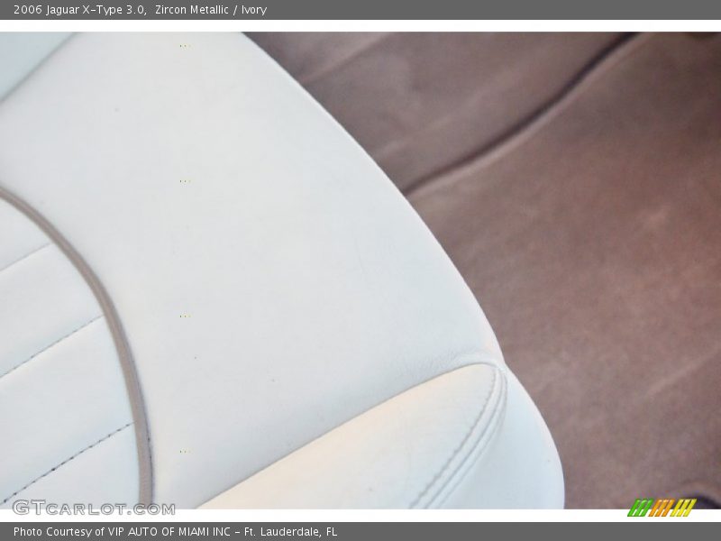 Zircon Metallic / Ivory 2006 Jaguar X-Type 3.0