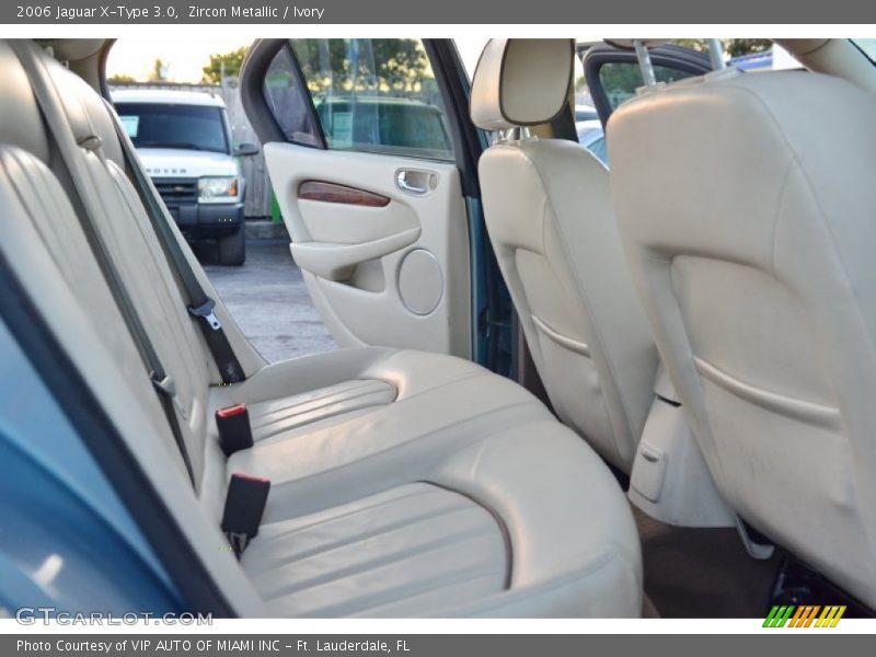 Zircon Metallic / Ivory 2006 Jaguar X-Type 3.0