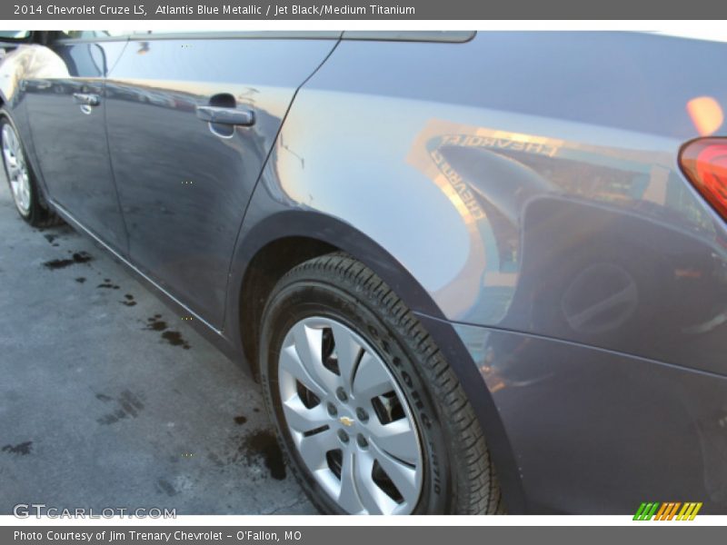 Atlantis Blue Metallic / Jet Black/Medium Titanium 2014 Chevrolet Cruze LS
